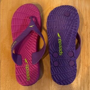 NWOT Speedo Flip Flops Sandals Purple Pink Green Lettering